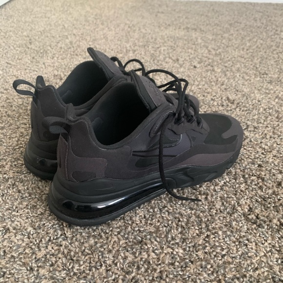 Nike Air Max 270 React - Picture 2 of 5